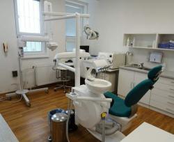 Zubní lékař (1649074256/4)